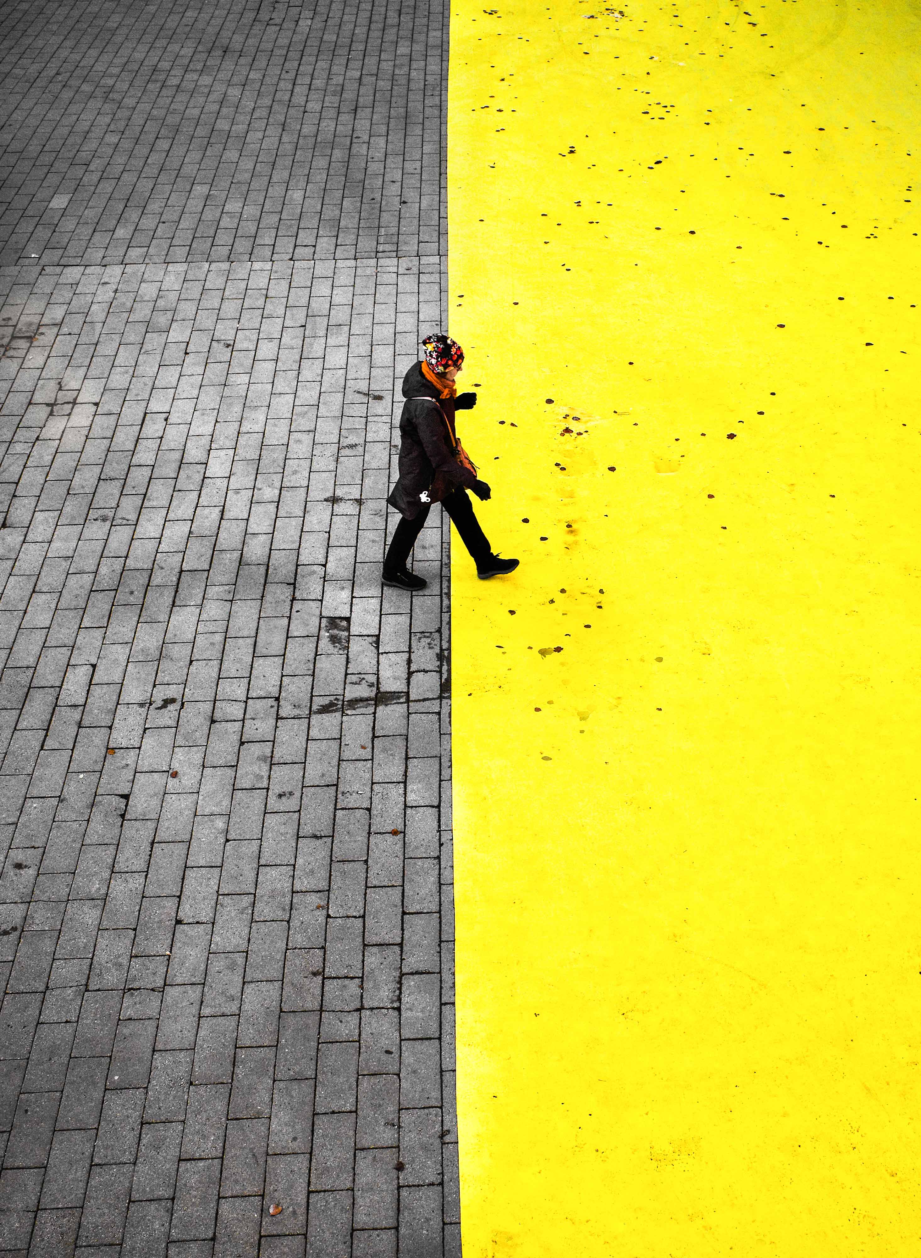 entering-yellow_50613630537_o